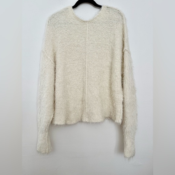 Free People V- Neck Fuzzy Sweater Ivory
Size Medium - Picture 5 of 11